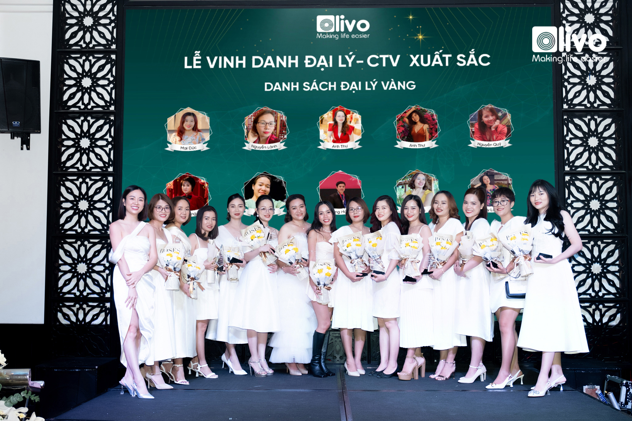 Trao tặng kỷ niệm chương cho Đại lý vàng