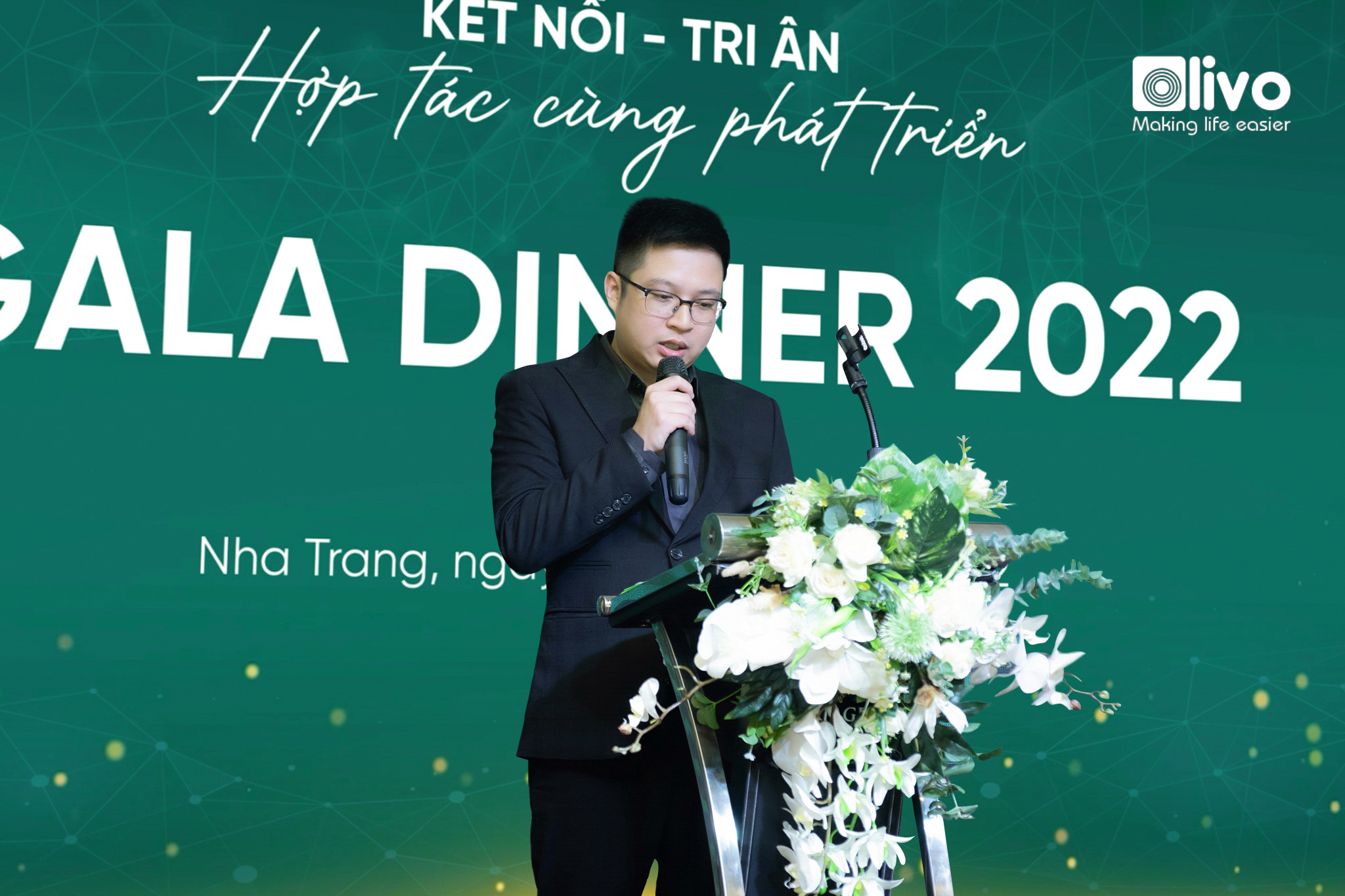 Ông Vũ Mạnh Hưng, Giám Đốc OLIVO Việt Nam khai mạc Lễ Vinh Danh