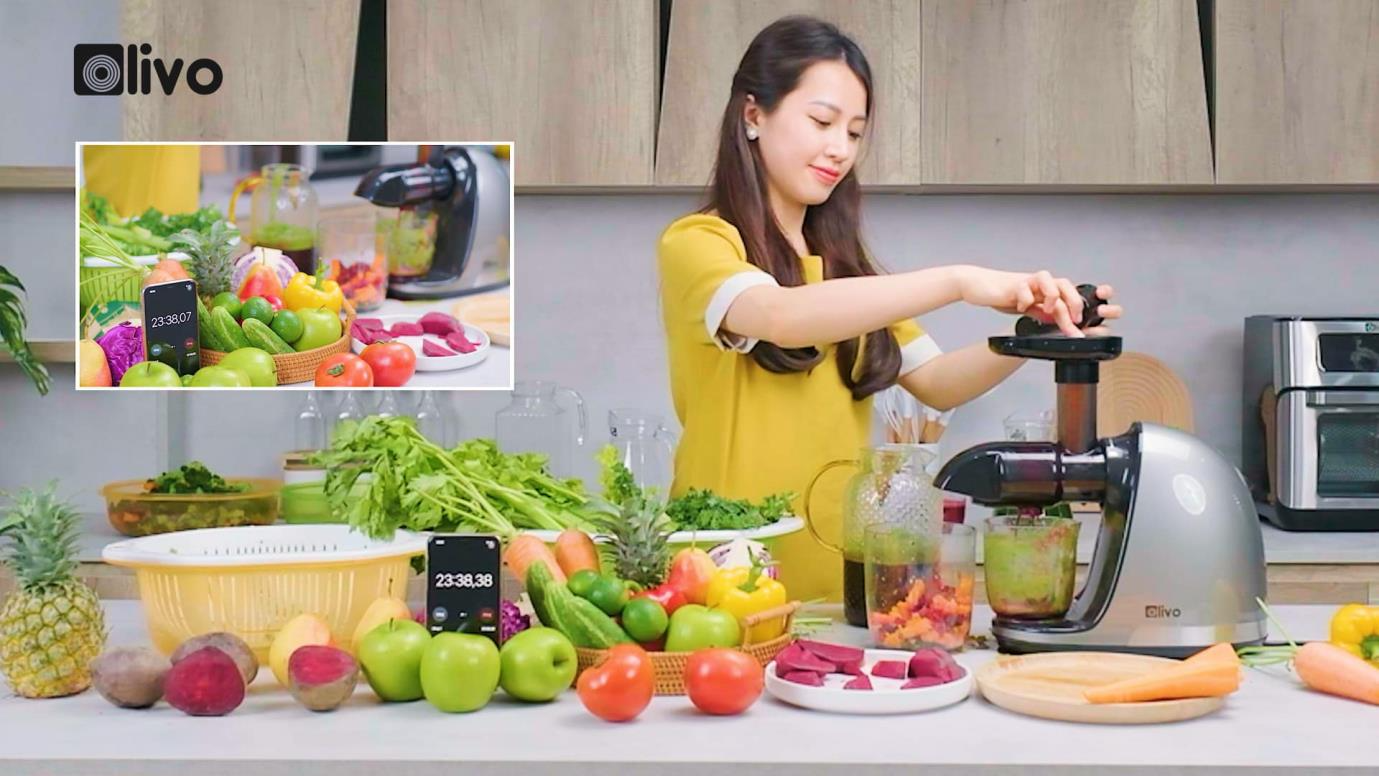 Chị Minh Nguyệt chia sẻ hình ảnh ép rau với Olivo SJ22